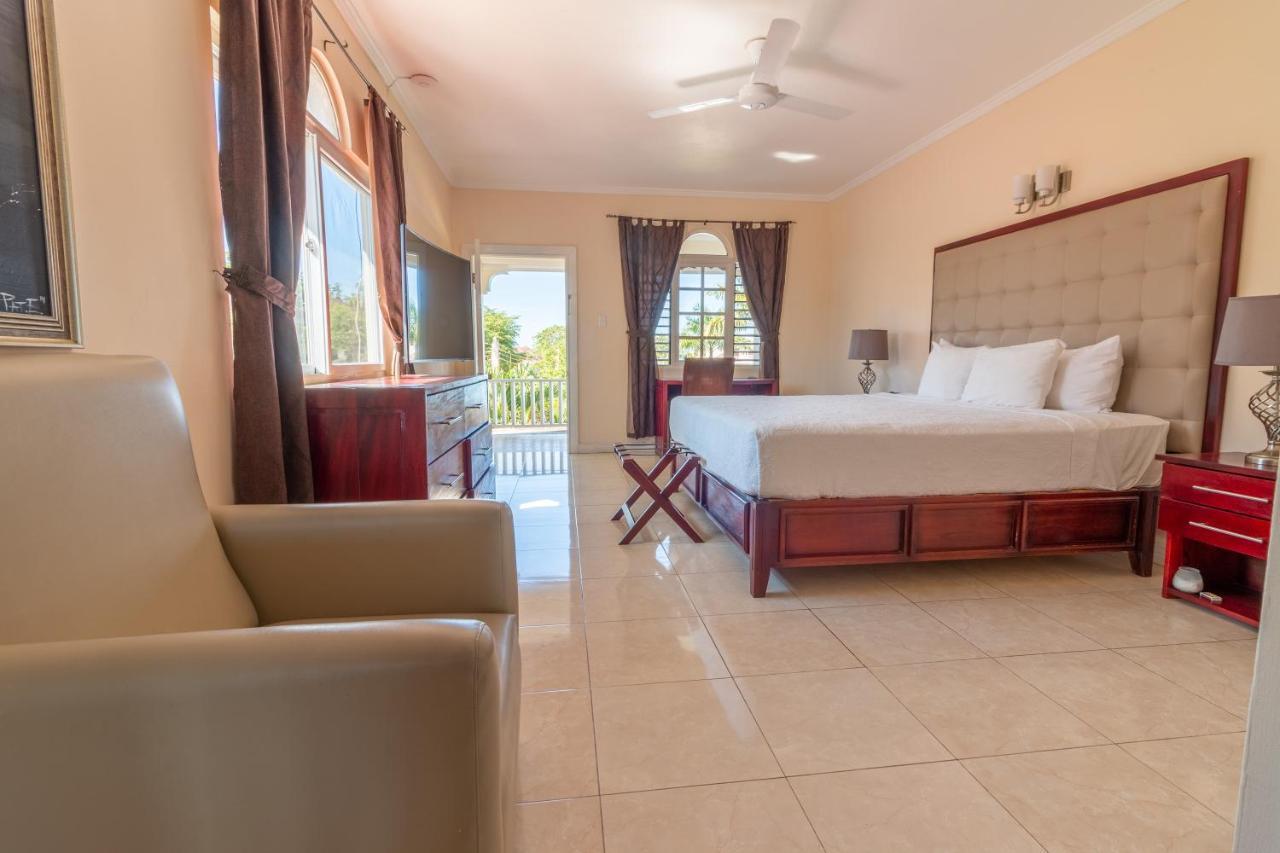 נגריל Travellers Beach Resort מראה חיצוני תמונה