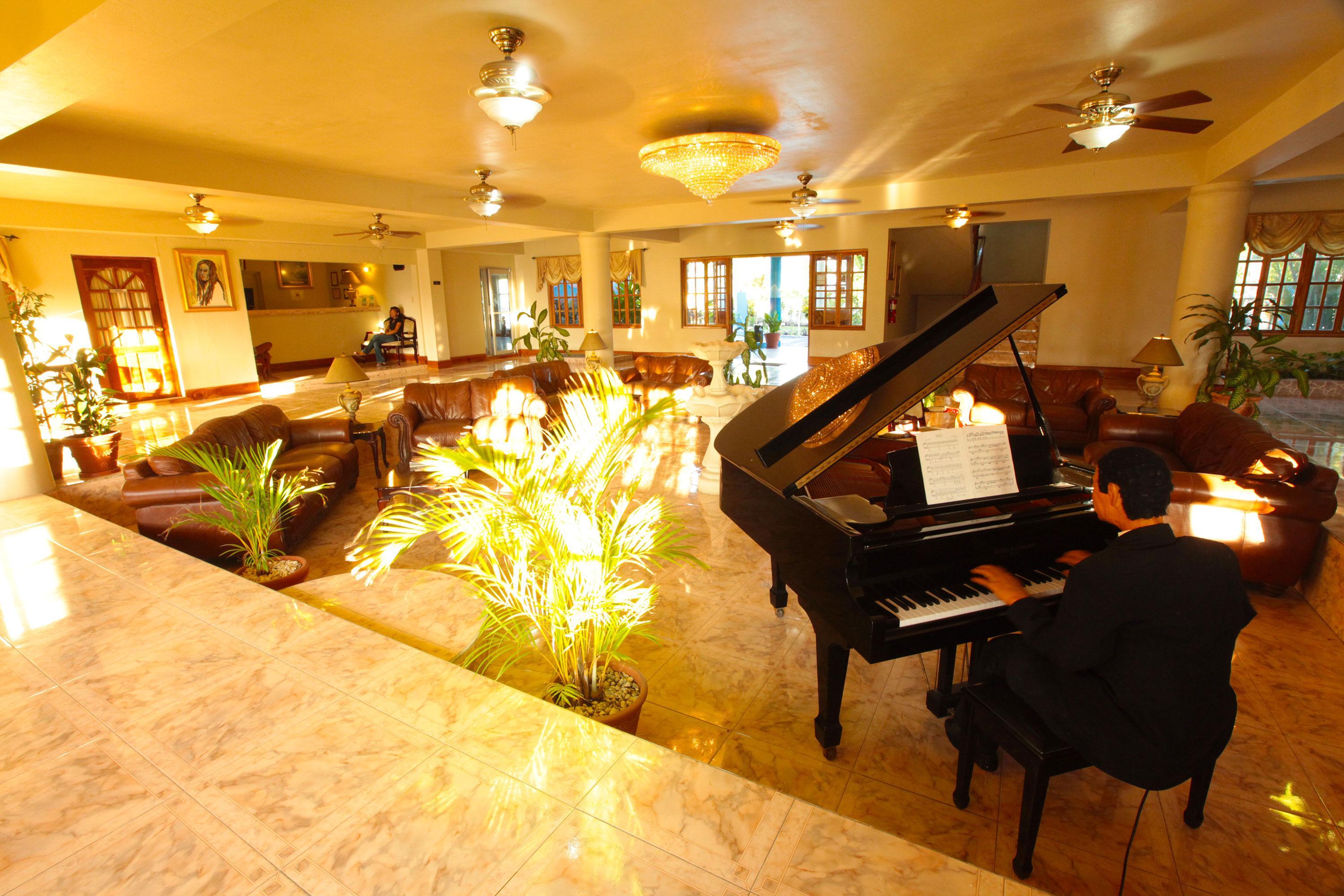 נגריל Travellers Beach Resort מראה חיצוני תמונה