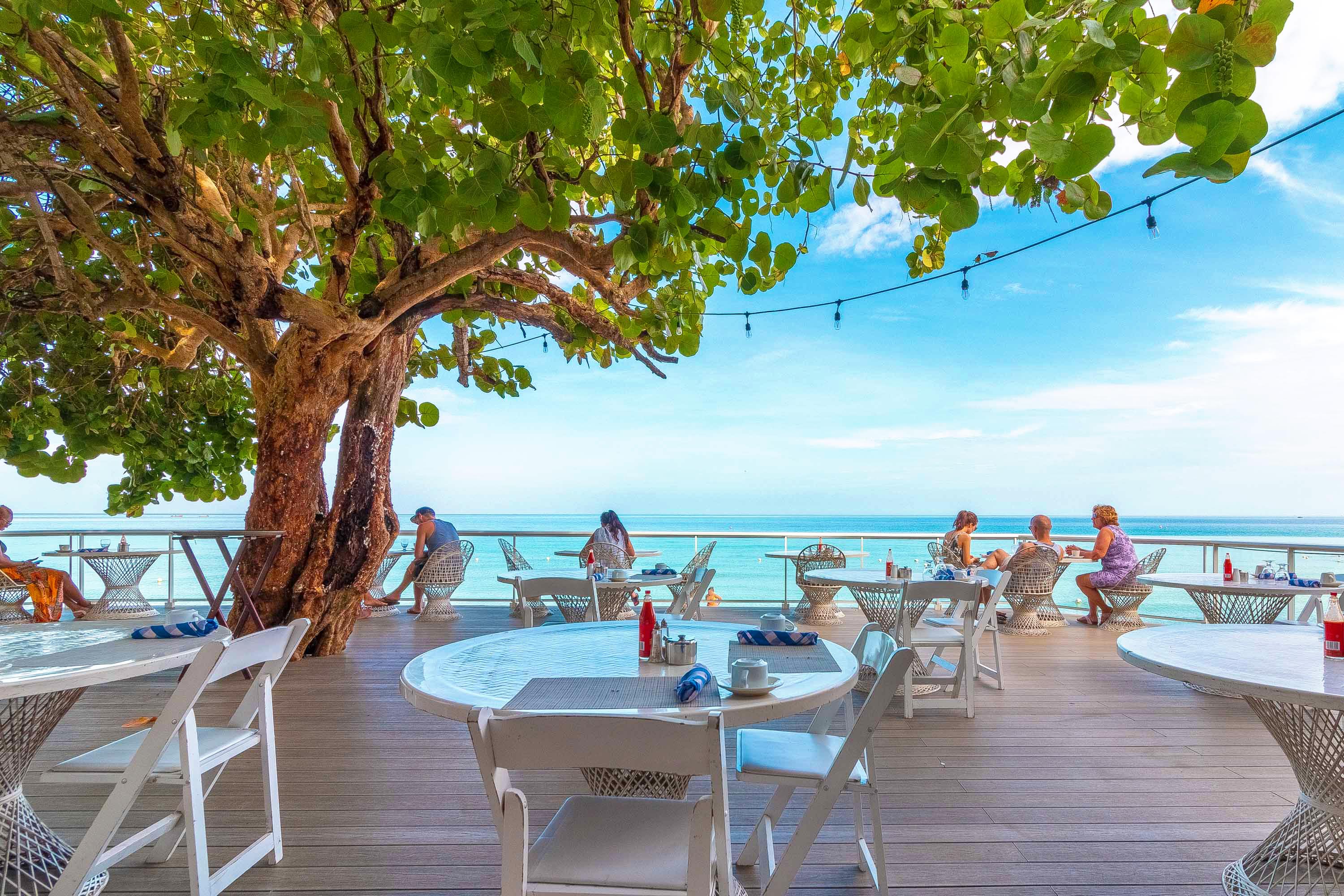 נגריל Travellers Beach Resort מראה חיצוני תמונה