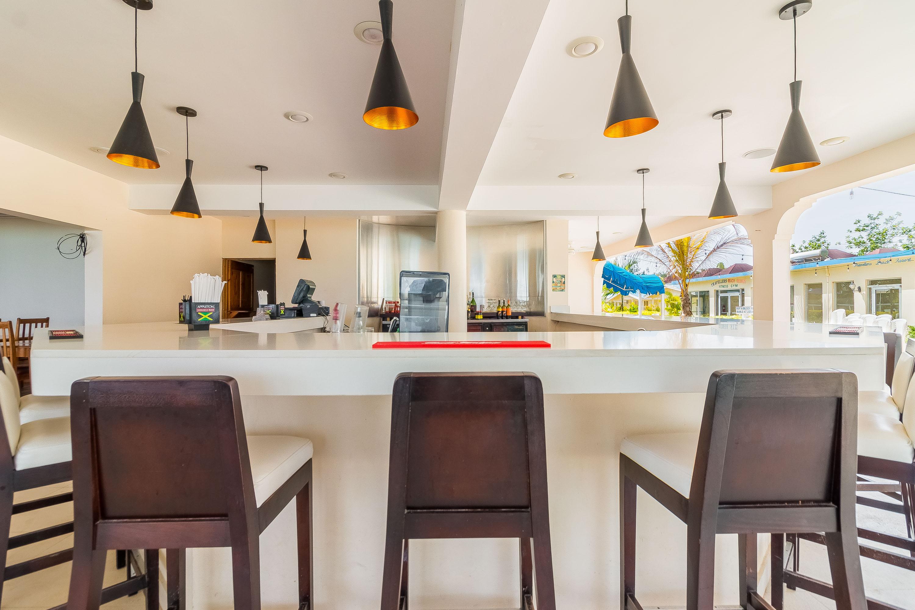 נגריל Travellers Beach Resort מראה חיצוני תמונה