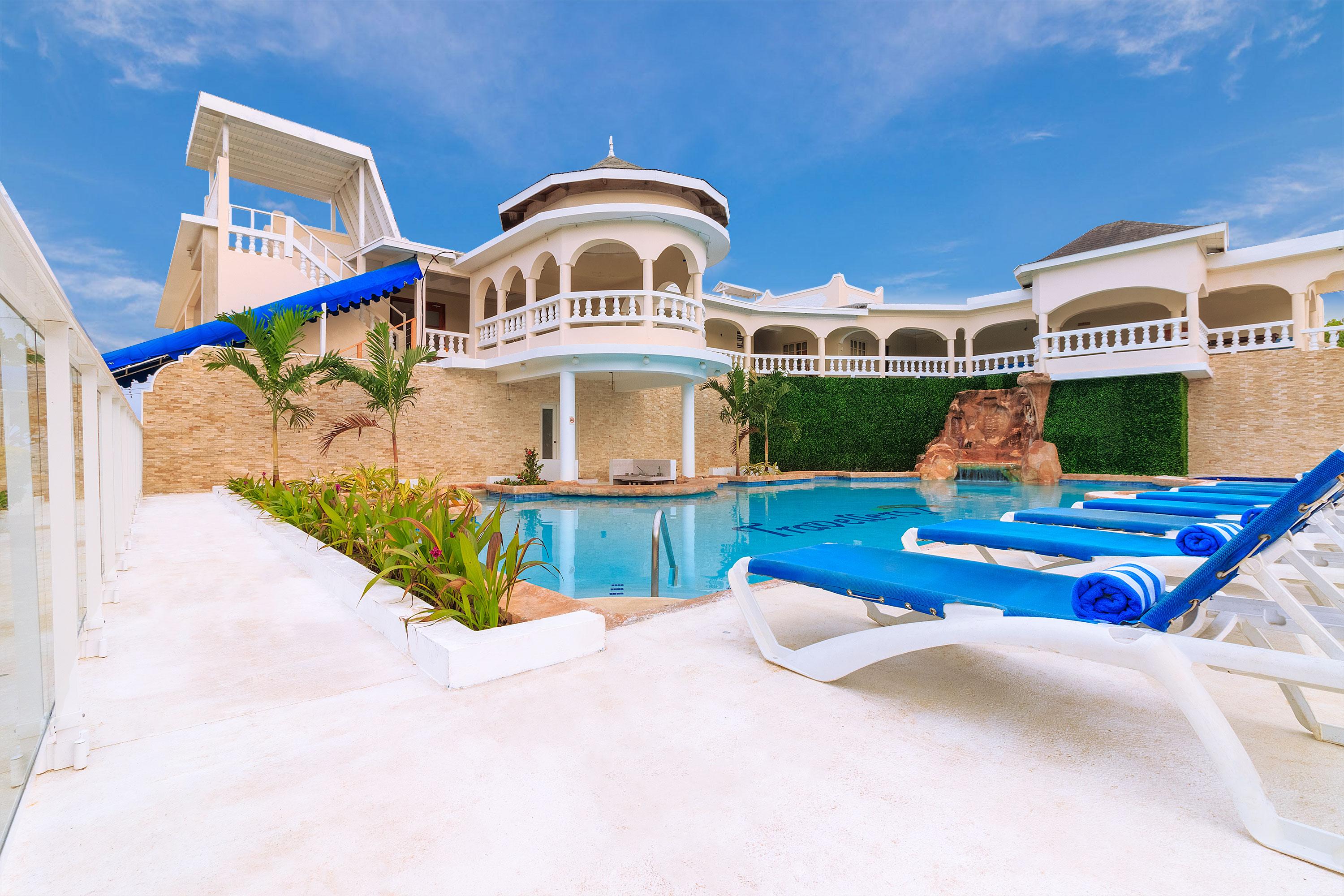 נגריל Travellers Beach Resort מראה חיצוני תמונה
