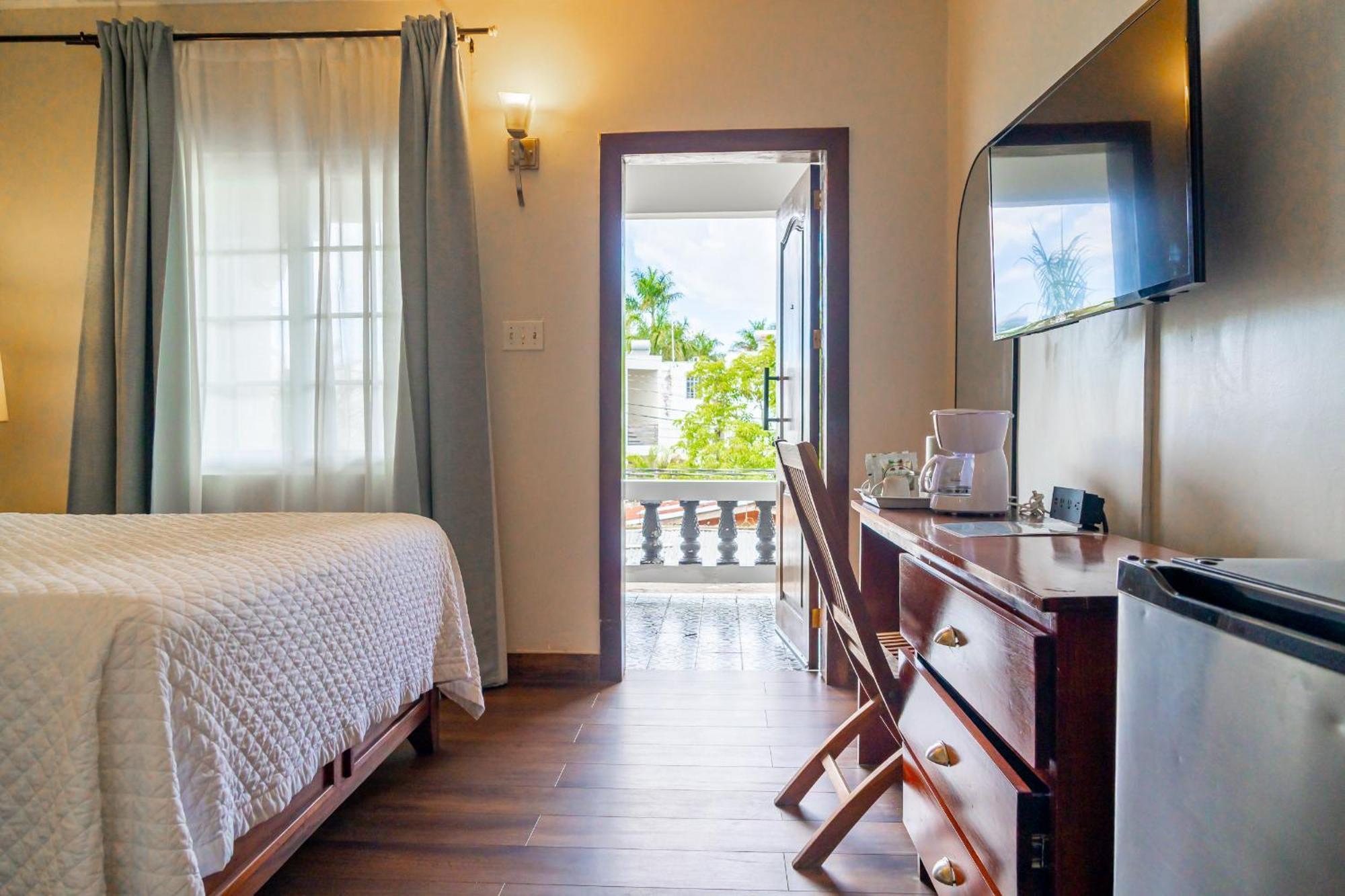 נגריל Travellers Beach Resort מראה חיצוני תמונה