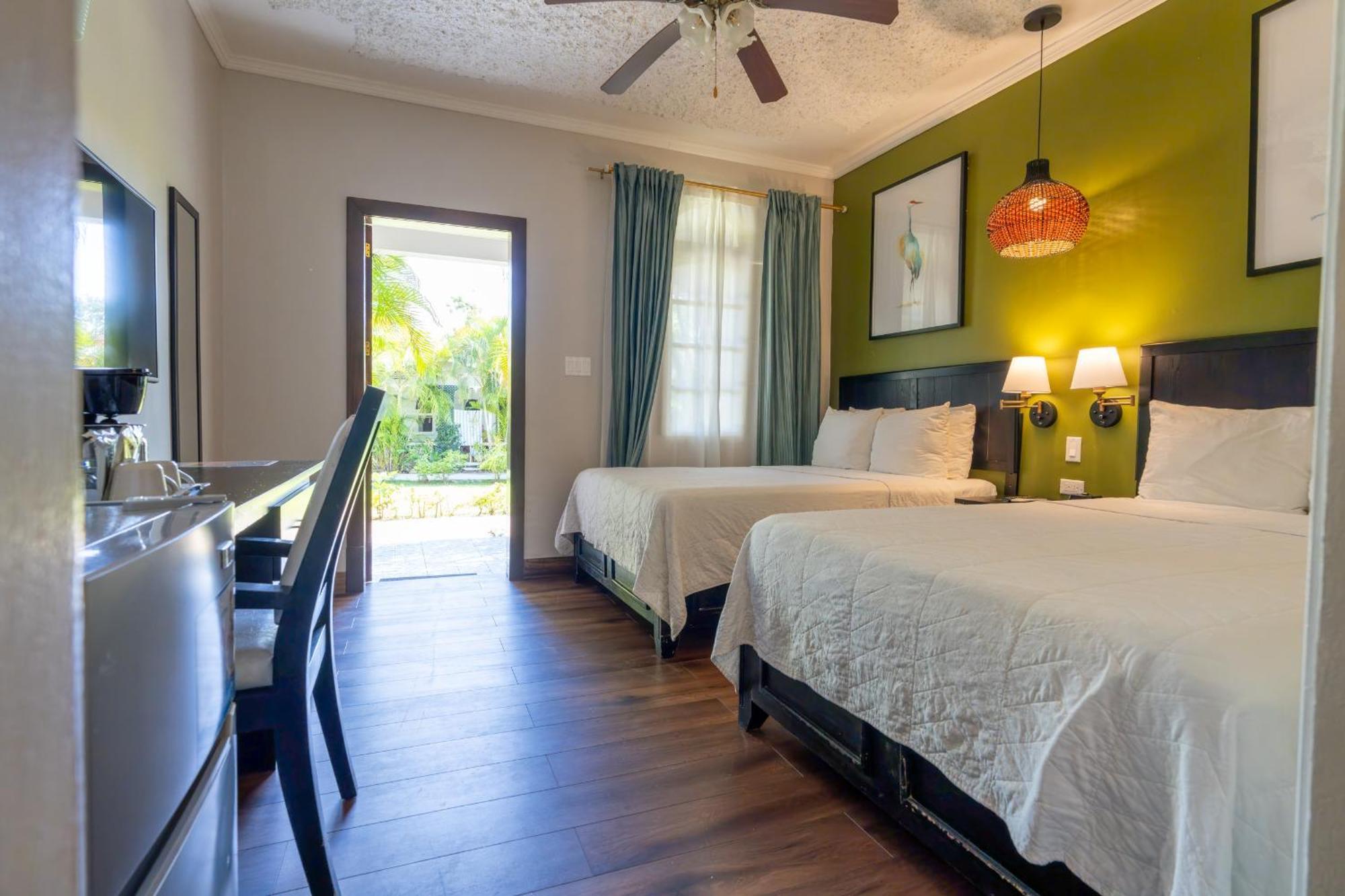 נגריל Travellers Beach Resort מראה חיצוני תמונה
