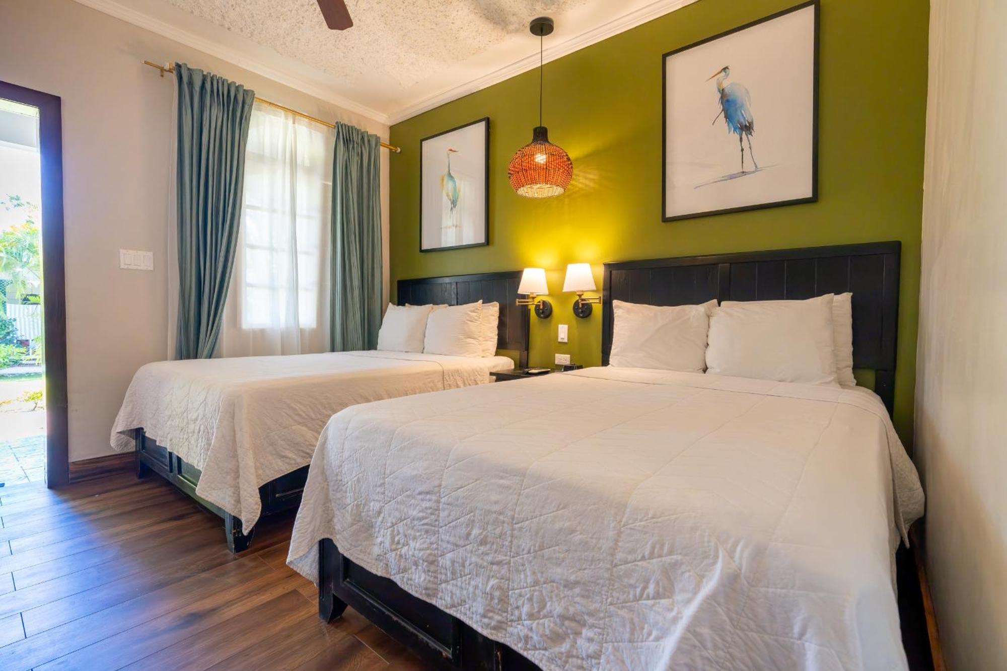 נגריל Travellers Beach Resort מראה חיצוני תמונה