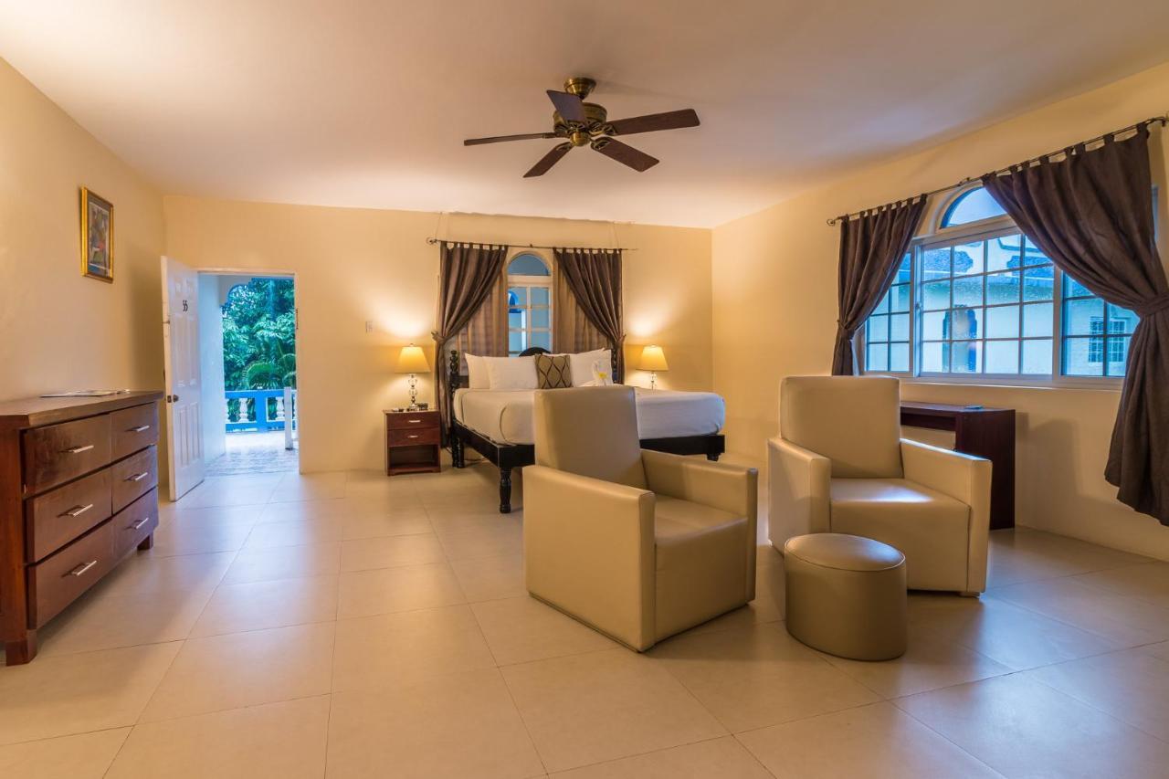 נגריל Travellers Beach Resort מראה חיצוני תמונה